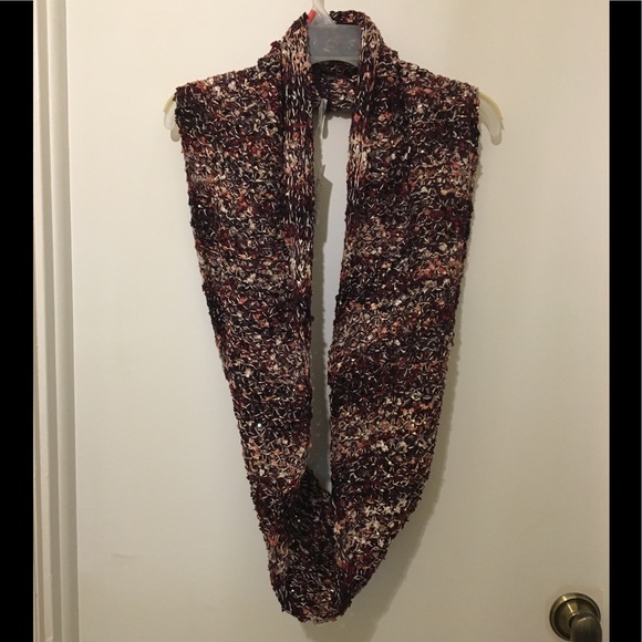 Infinity Loop Women’s Scarf - Picture 1 of 3